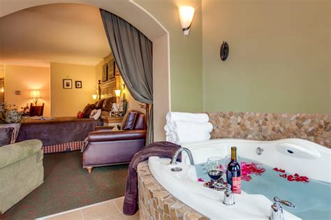 what hotels have jacuzzi suites near me|what hotels have jacuzzi suites.